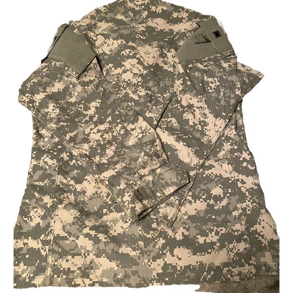 Army Sz S Light Camouflage Jacket 4 pockets hook and loop zip up heavy weight - Picture 2 of 8